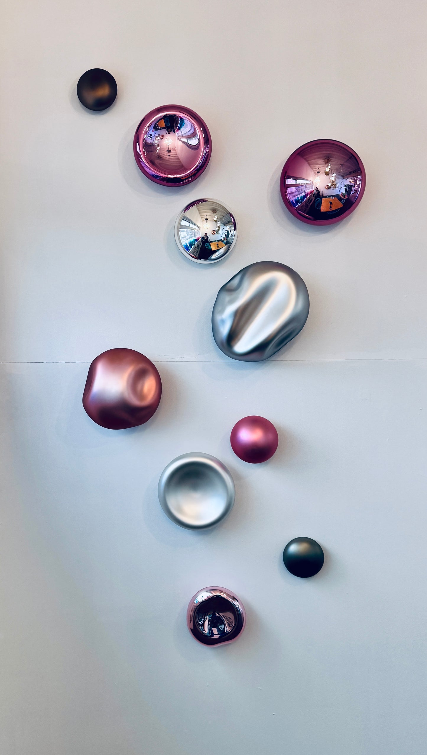 Wall Cells/Pearl, wall installation